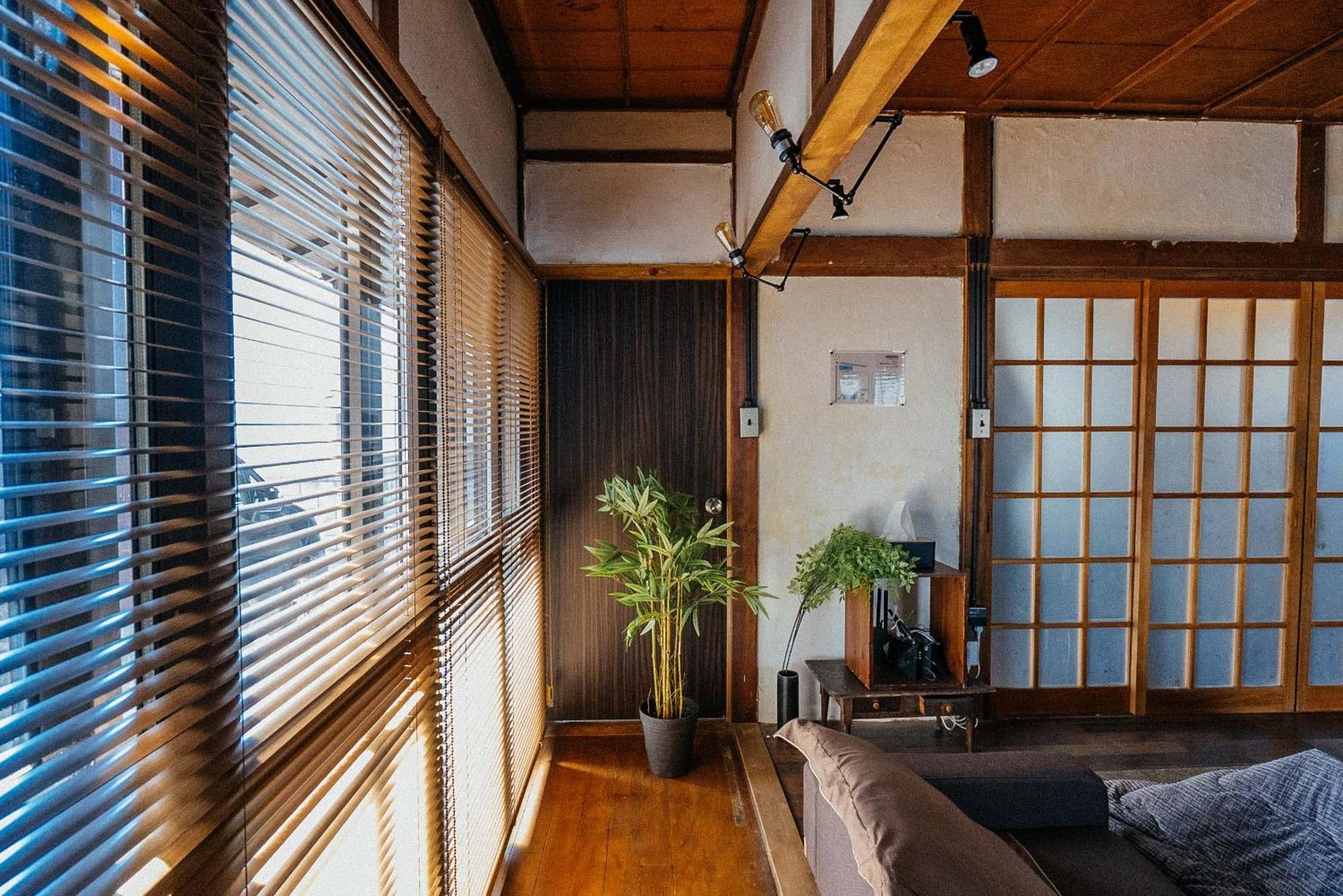 松本市の一棟貸し切りできる古民家 エクステリア 写真