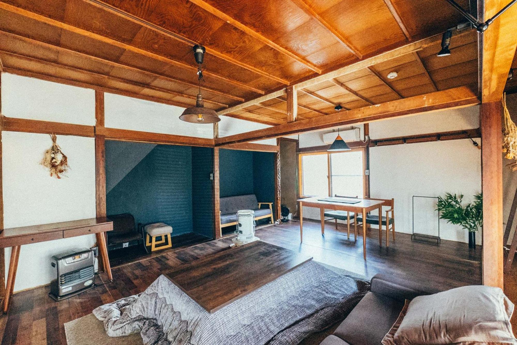 松本市の一棟貸し切りできる古民家 エクステリア 写真