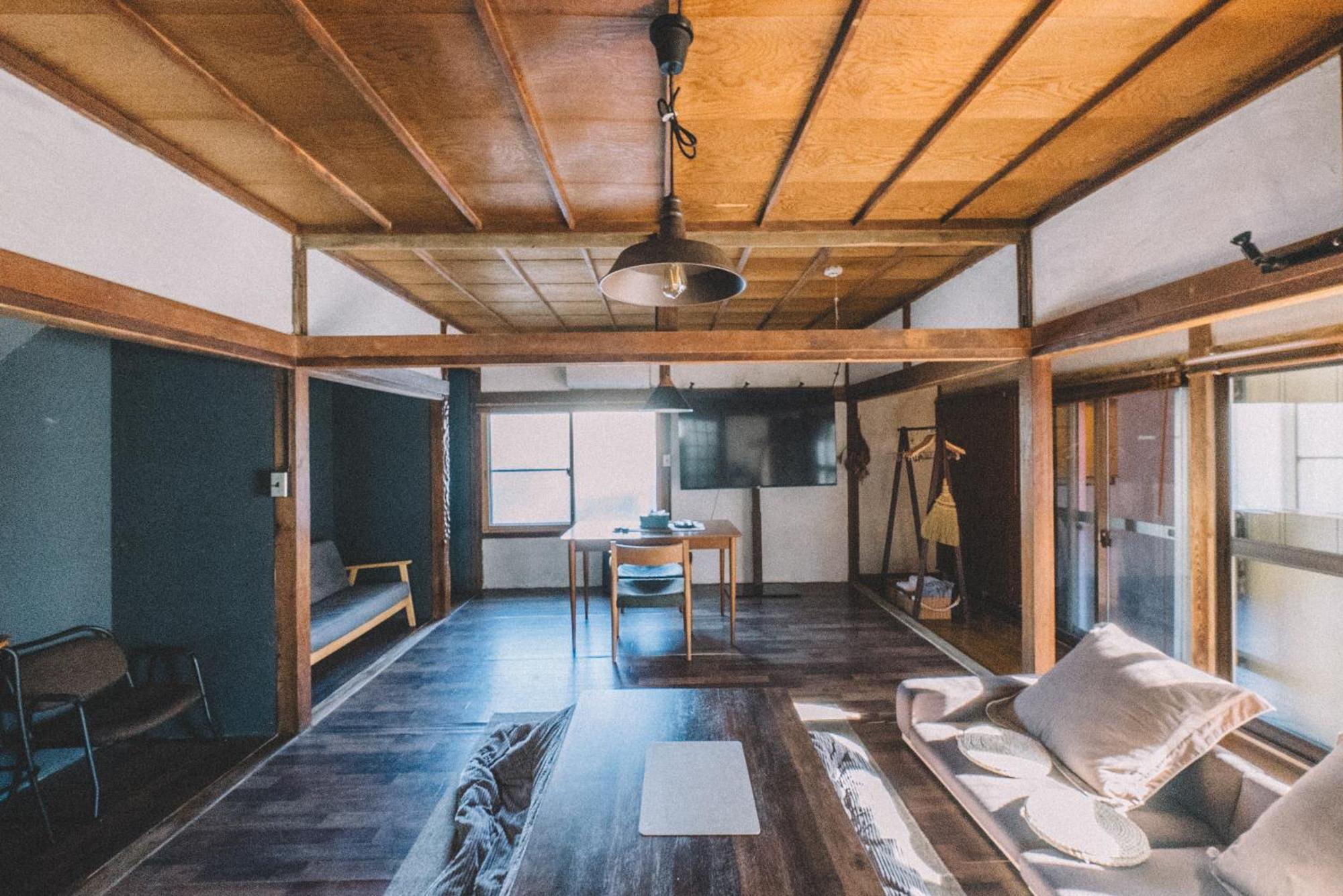 松本市の一棟貸し切りできる古民家 エクステリア 写真